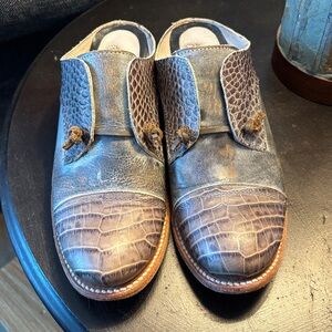 Freebird Distressed Brown and Gray Mules